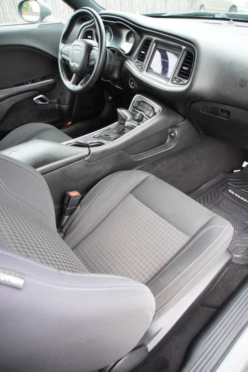 Used 2019 Dodge Challenger SXT RWD image 14