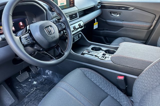 New 2026 Honda Pilot Sport image 10