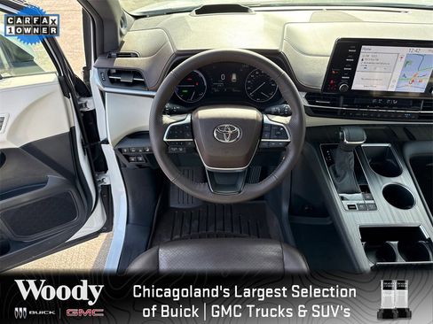 Used 2023 Toyota Sienna Platinum image 27