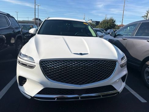 Used 2022 Genesis GV70 2.5T AWD/4WD image 5