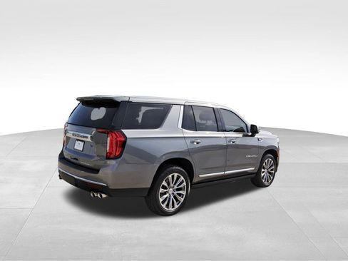 Used 2021 GMC Yukon Denali w/ Denali Premium Package image 4