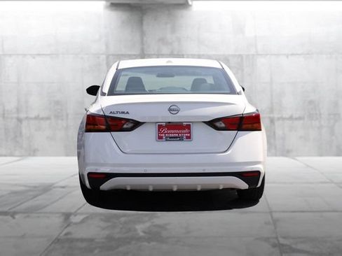 Certified 2025 Nissan Altima 2.5 SV FWD image 6