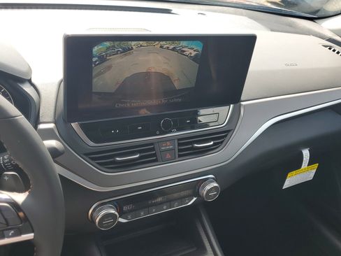 New 2026 Nissan Altima 2.5 SR FWD image 13