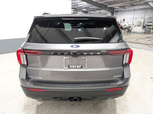 Used 2025 Ford Explorer Active image 4