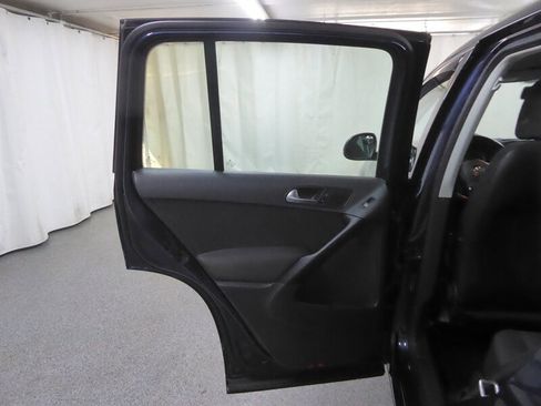 Used 2013 Volkswagen Tiguan S FWD image 25
