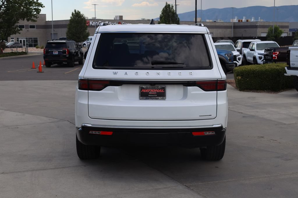 Used 2024 Jeep Wagoneer Series II w/ Flexible Seating Group AWD/4WD image 5