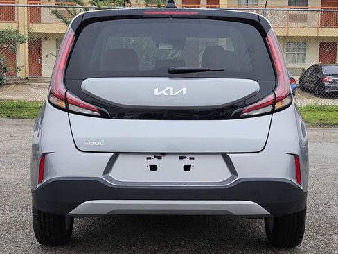 Used 2025 Kia Soul S image 4