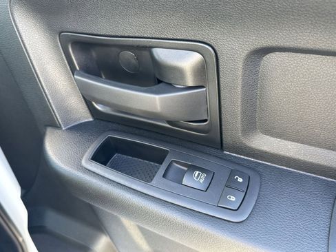 Used 2024 RAM 2500 Tradesman w/ Chrome Appearance Group image 33