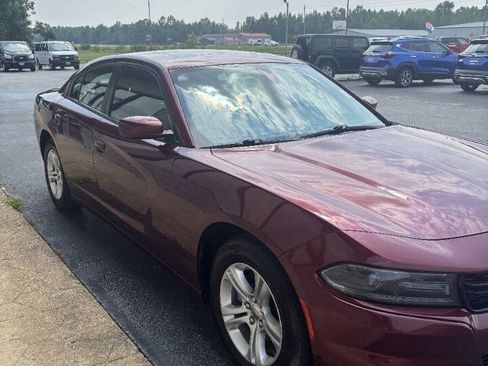 Used 2020 Dodge Charger SXT w/ Leather Interior Group RWD image 7