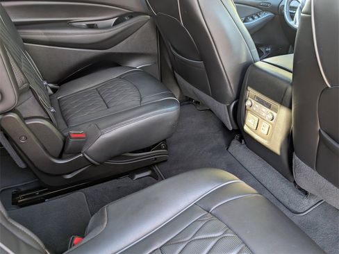 Used 2024 Buick Enclave Avenir image 22