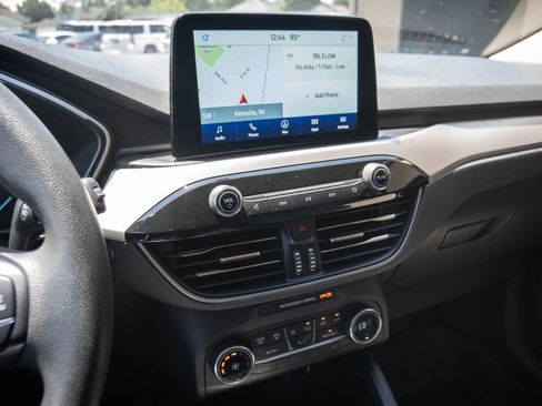 Used 2020 Ford Escape SE FWD image 16