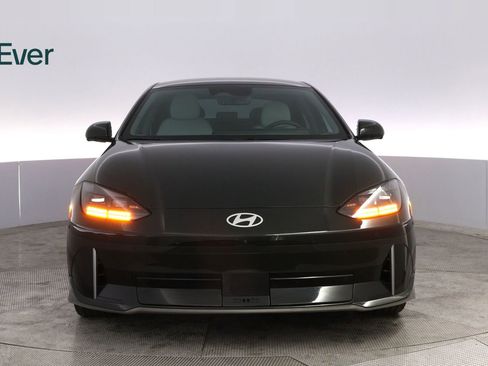 Used 2023 Hyundai Ioniq 6 Limited image 12