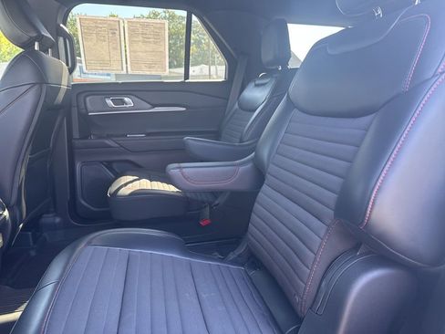 Used 2025 Ford Explorer ST-Line AWD/4WD image 21