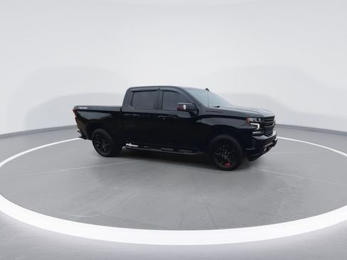 Used 2022 Chevrolet Silverado 1500 RST w/ Redline Edition AWD/4WD image 2