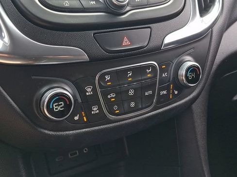 Used 2021 Chevrolet Equinox LT FWD image 15