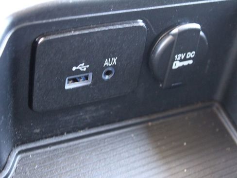 Used 2015 RAM 1500 Express image 37