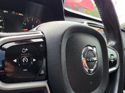 Used 2020 Volvo XC90 T6 Momentum AWD/4WD image 41