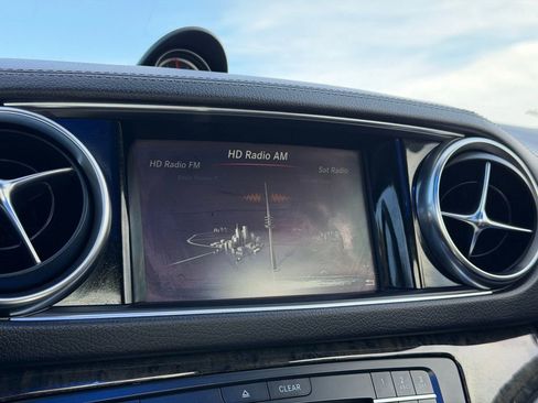 Used 2017 Mercedes-Benz SL 550 image 31