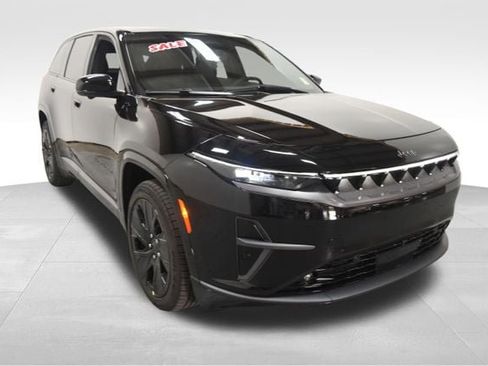 New 2025 Jeep Wagoneer S Launch Edition AWD/4WD image 5