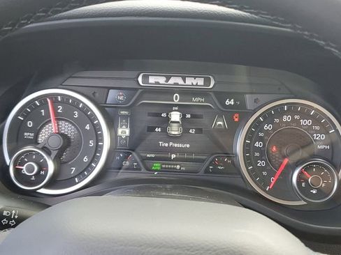 New 2026 RAM 1500 4x4 Crew Cab image 8