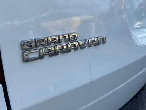 Used 2018 Dodge Grand Caravan SXT image 7