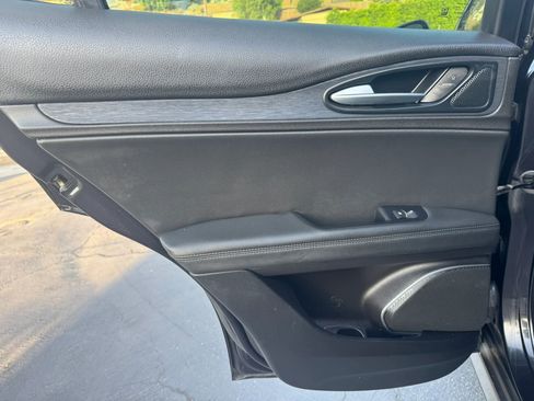 Used 2019 Alfa Romeo Stelvio RWD image 17