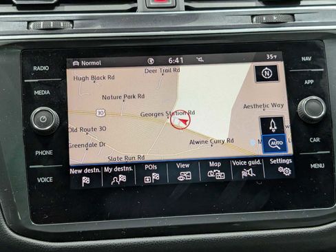 Used 2020 Volkswagen Tiguan SEL image 26