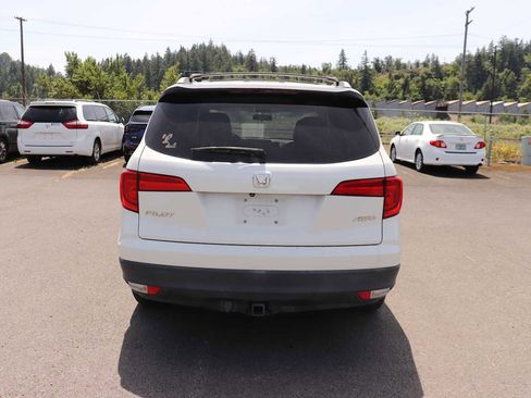 Used 2017 Honda Pilot LX image 6