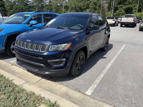 Used 2017 Jeep Compass Sport FWD image 4
