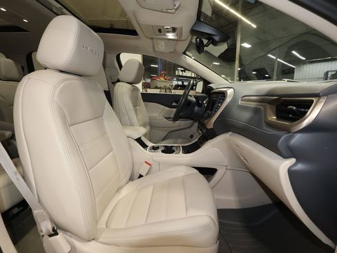 Certified 2022 GMC Acadia Denali w/ Denali Ultimate Package image 30