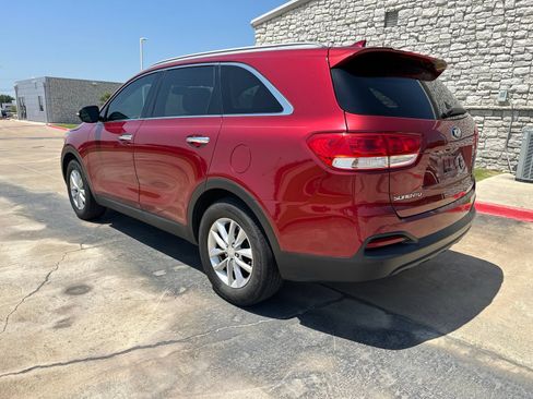 Used 2016 Kia Sorento FWD w/ LX Convenience Package image 3