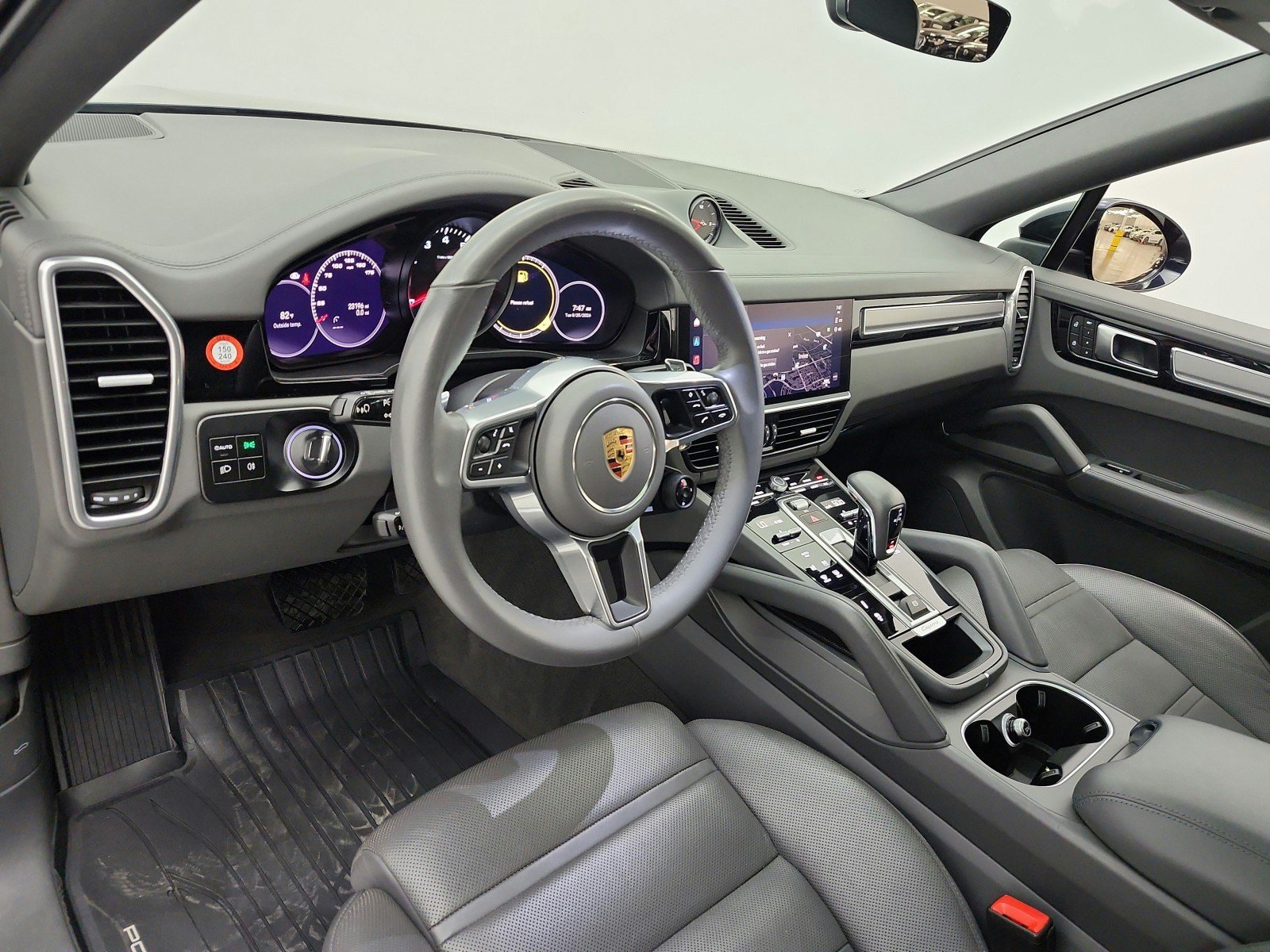 Used 2023 Porsche Cayenne Platinum Edition AWD/4WD image 9