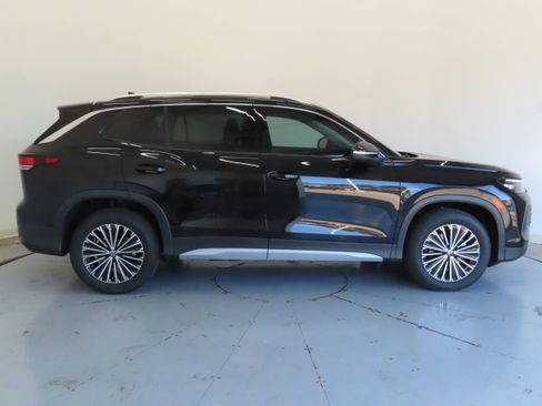 New 2025 Volkswagen Tiguan S image 2