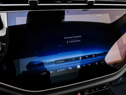 Used 2025 Mercedes-Benz E 350 Sedan image 29