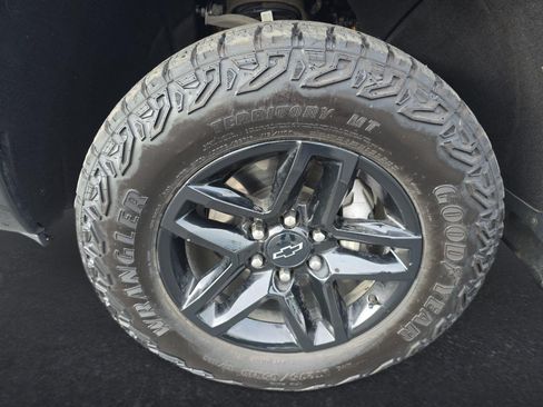 Certified 2024 Chevrolet Silverado 1500 Custom Trail Boss AWD/4WD image 38