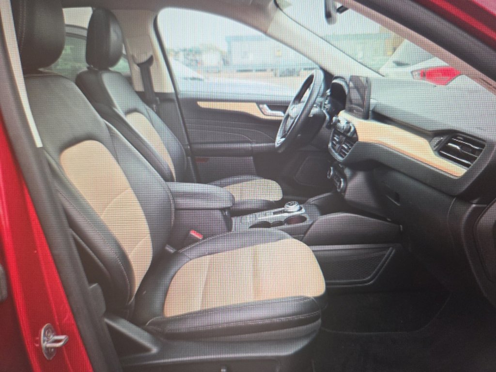 Used 2021 Ford Escape Titanium w/ Titanium Elite Package AWD/4WD image 13