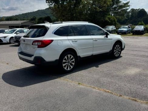 Used 2019 Subaru Outback 3.6R Touring w/ Popular Package #3A AWD/4WD image 4