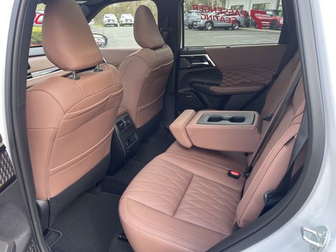 New 2026 Mitsubishi Outlander AWD image 13