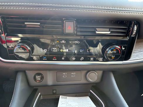 New 2026 Nissan Rogue Platinum w/ Platinum Premium Package AWD/4WD image 18