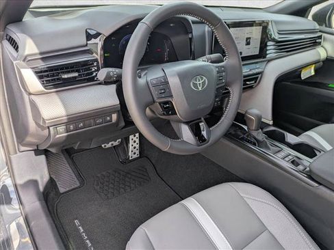 Used 2026 Toyota Camry SE w/ Convenience Package FWD image 3