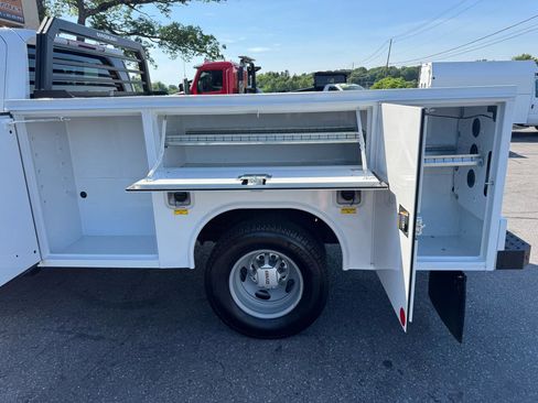 Used 2025 GMC Sierra 3500 Pro w/ Convenience Package AWD/4WD image 24