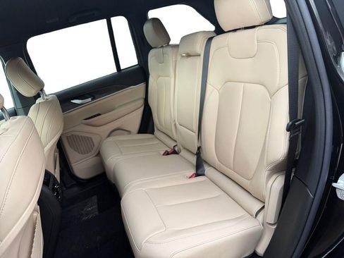 New 2025 Jeep Grand Cherokee Limited w/ Black Appearance Package AWD/4WD image 13