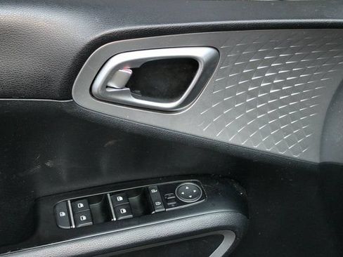 Used 2022 Kia Soul LX w/ Technology Package FWD image 14