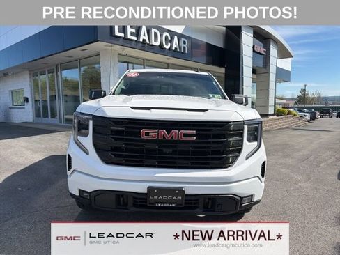 Used 2022 GMC Sierra 1500 Elevation w/ Preferred Package AWD/4WD image 8