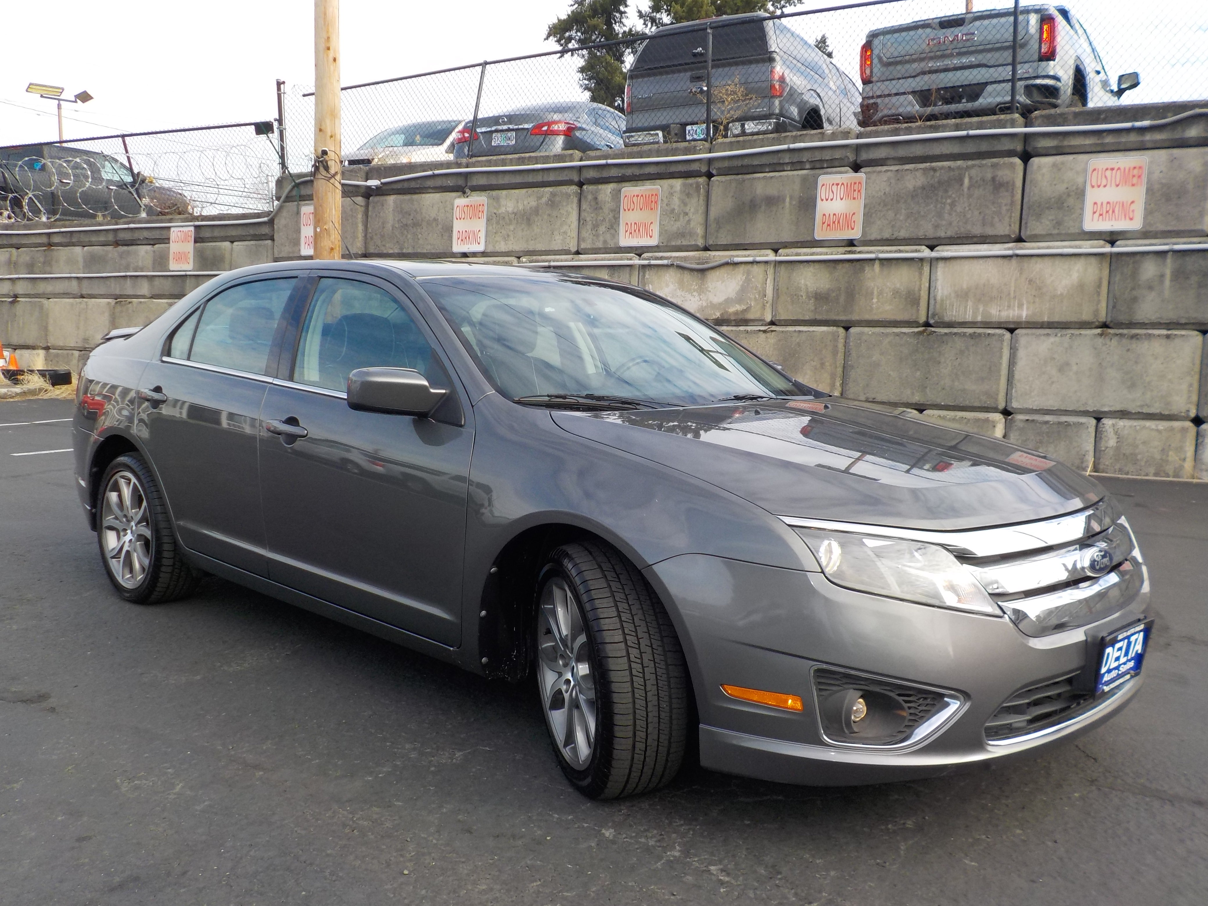 Used 2012 Ford Fusion SE FWD image 1