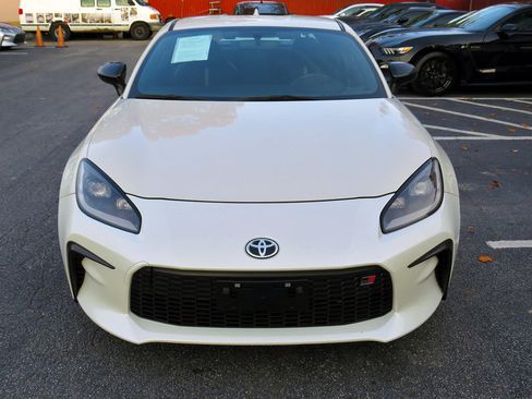 Used 2023 Toyota GR86 Premium image 4