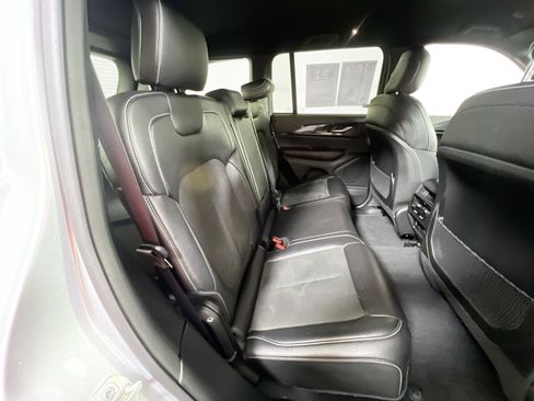 Used 2023 Jeep Grand Cherokee Altitude image 25