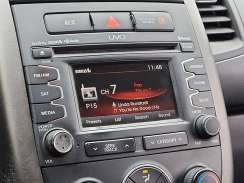 Used 2013 Kia Soul + w/ Audio Pkg FWD image 6