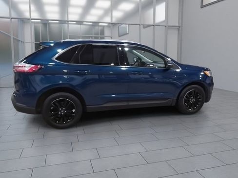 Used 2020 Ford Edge SEL w/ Cold Weather Package AWD/4WD image 9