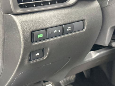 Used 2025 Nissan Sentra S FWD image 14